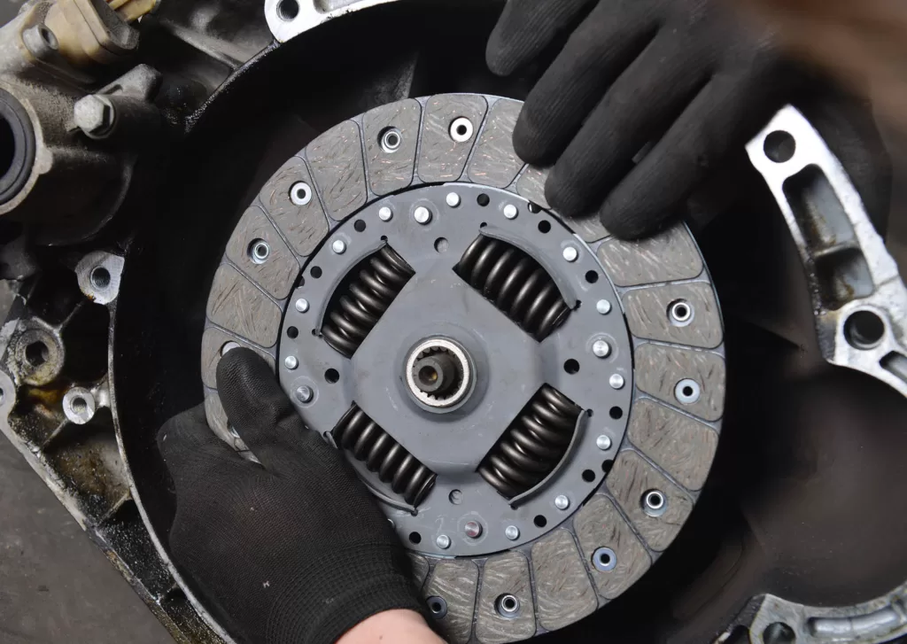 Kampas Kopling Mulai Tipis, Kenali 6 Tandanya