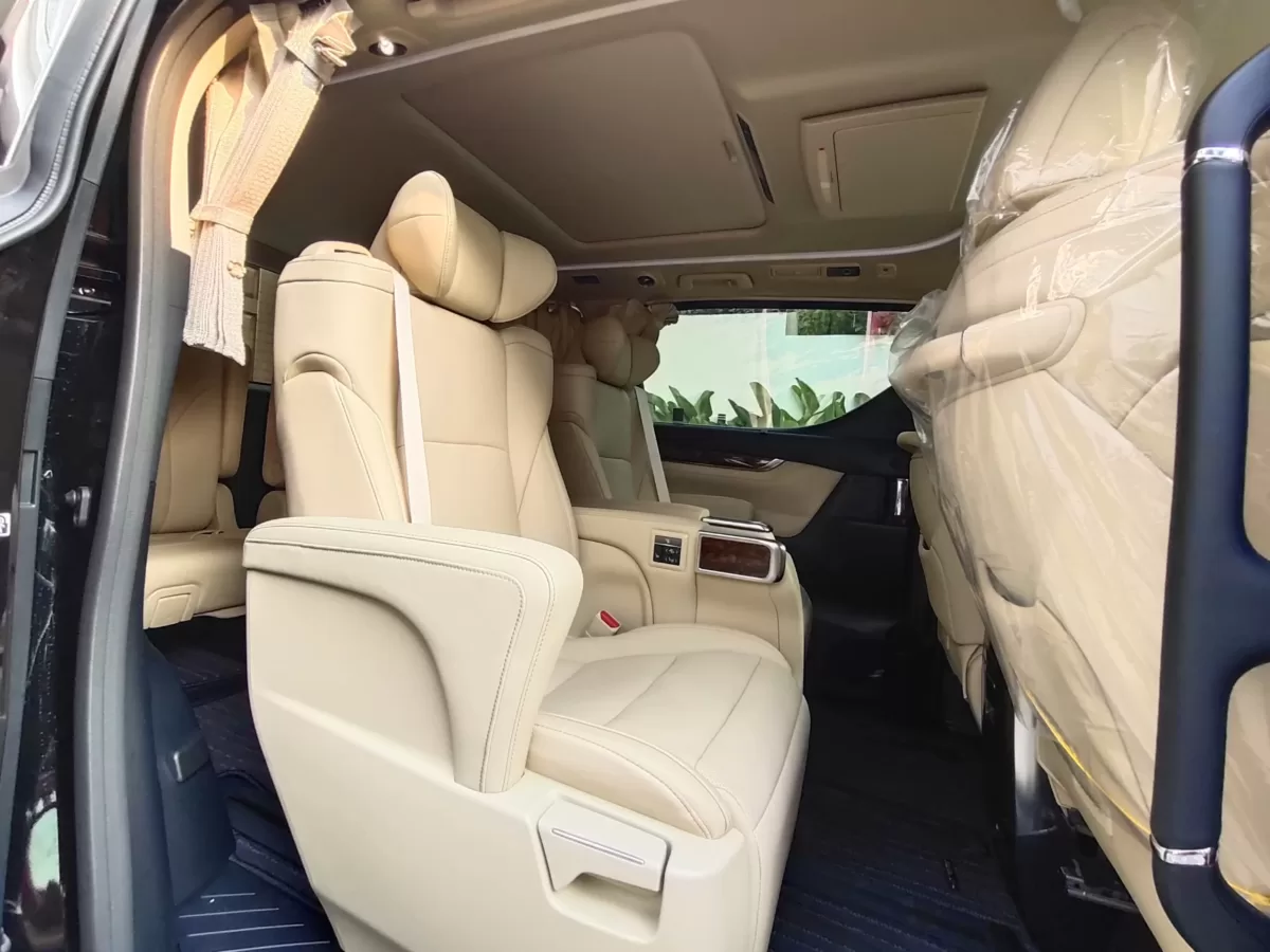 Kelebihan Rental Mobil Alphard untuk Kebutuhan Sehari-Hari